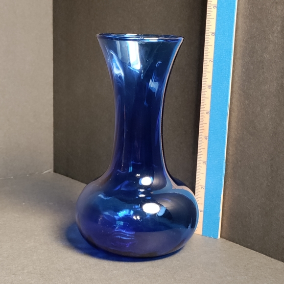SWIRL FLUTED VASE⭐ - Picture 7 of 9